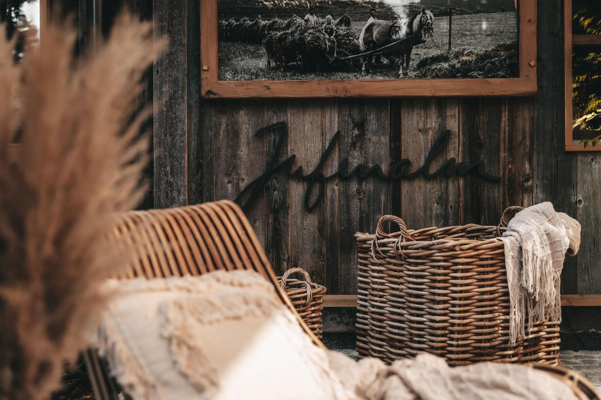 Jufenalm Boho Hotel & Restaurant Maria Alm am Steinernen Meer Bagian luar foto